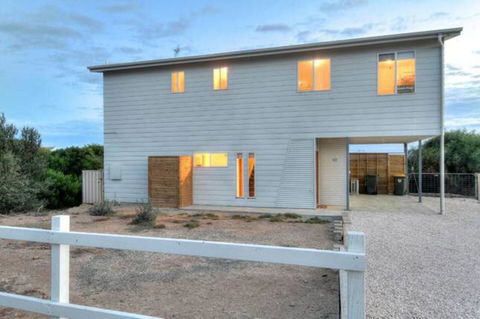 SeaWatch-Sea Views - Accommodation ACT 9