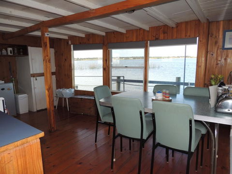 PS Federal Retreat Paddle Steamer Goolwa - Accommodation ACT 23