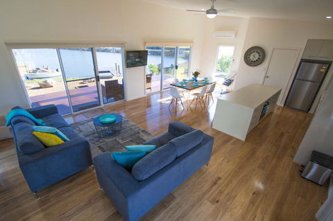 Villa Serra - Accommodation ACT 1
