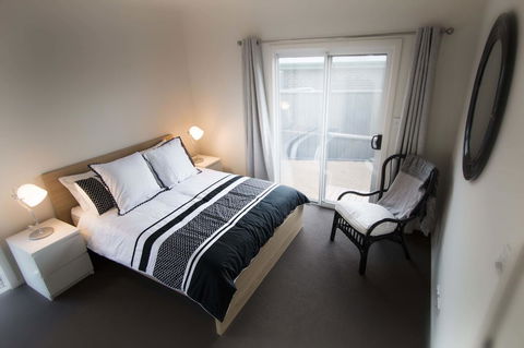 Villa Serra - Accommodation ACT 6