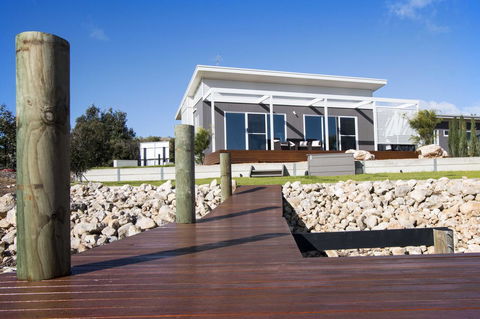 Villa Serra - Accommodation ACT 12