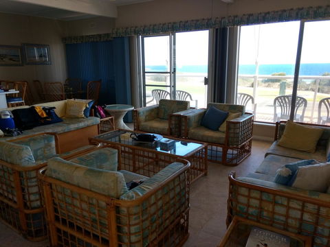 Seafront Shack - Accommodation ACT 12