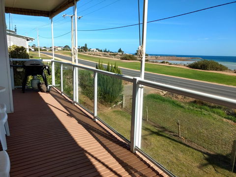 Seafront Shack - Accommodation ACT 10