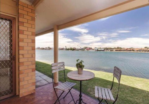 Lakeside - Accommodation ACT 1