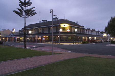 Grand Tasman Hotel - Accommodation ACT 16