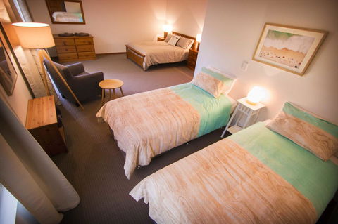 Limestone Ridge - Accommodation ACT 8