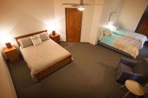 Limestone Ridge - Accommodation ACT 9