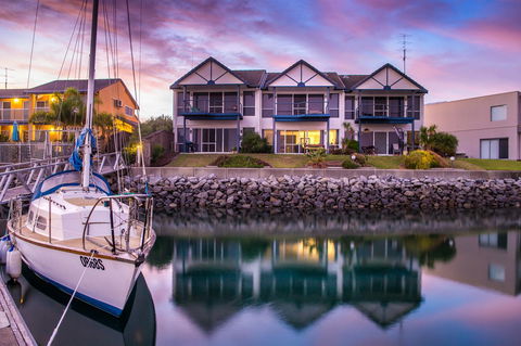 Marina Reflections - Accommodation ACT 0