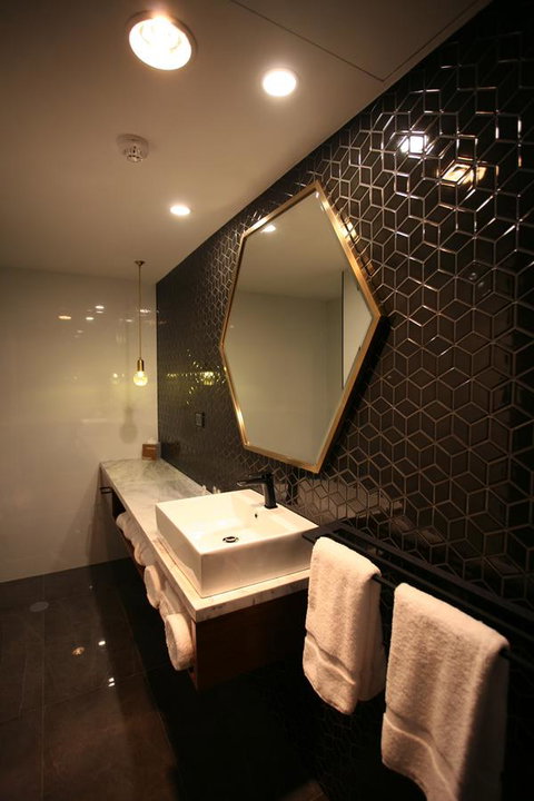 Ellen Hotel - Accommodation ACT 25