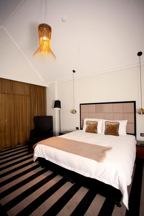 Ellen Hotel - Accommodation ACT 15