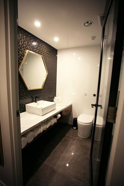 Ellen Hotel - Accommodation ACT 18