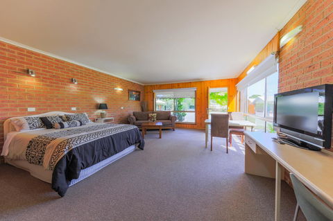 Country Roads Motor Inn Naracoorte - Accommodation ACT 3