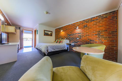 Country Roads Motor Inn Naracoorte - Accommodation ACT 7