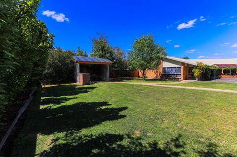 Country Roads Motor Inn Naracoorte - Accommodation ACT 9