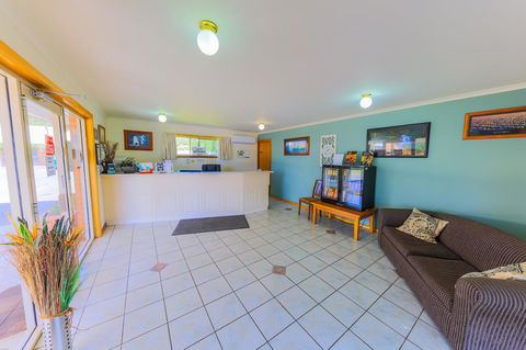 Country Roads Motor Inn Naracoorte - Accommodation ACT 14