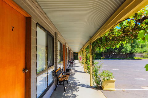 Country Roads Motor Inn Naracoorte - Accommodation ACT 27