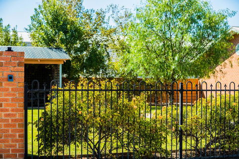 Country Roads Motor Inn Naracoorte - Accommodation ACT 44