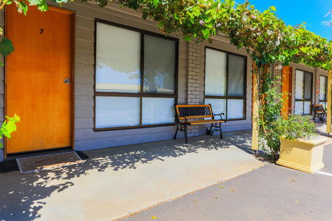 Country Roads Motor Inn Naracoorte - Accommodation ACT 24