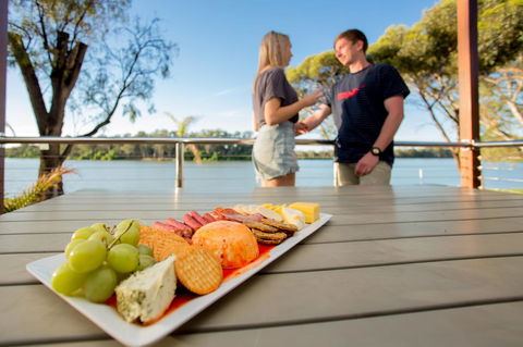 BIG4 Renmark Riverfront Holiday Park - Accommodation ACT 6