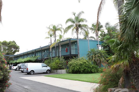 Berri Hotel - Accommodation ACT 15