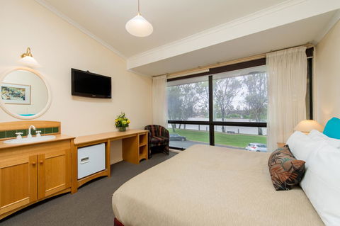 Berri Hotel - Accommodation ACT 37