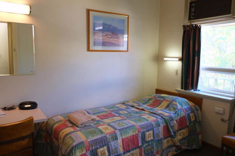 Berri Hotel - Accommodation ACT 25