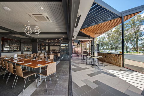 Berri Hotel - Accommodation ACT 5
