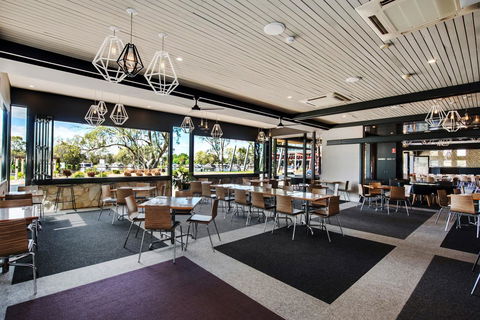 Berri Hotel - Accommodation ACT 13