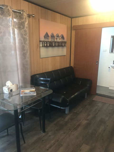 Murray Bridge Riverview Cabin - Accommodation ACT 5