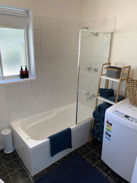 Sunshine Three - Accommodation ACT 35