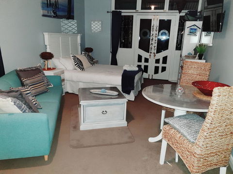 Court House - Studio - Accommodation ACT 0
