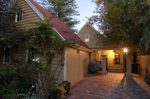 A Secret Treasure - Accommodation ACT 14
