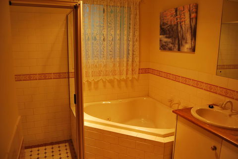 A Secret Treasure - Accommodation ACT 10