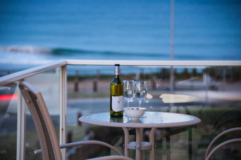 Stylish 3 Bedroom Beachview Apartment - Accommodation ACT 3