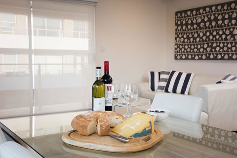 Stylish 3 Bedroom Beachview Apartment - Accommodation ACT 9