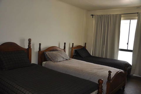The Club House - Accommodation ACT 3
