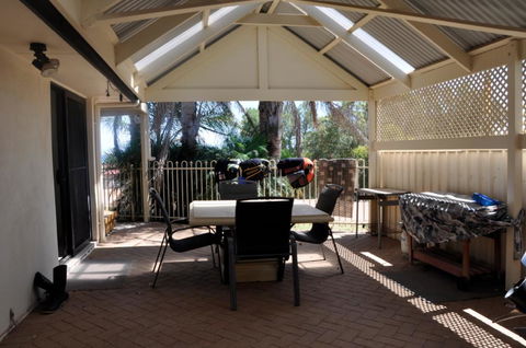 The Club House - Accommodation ACT 1