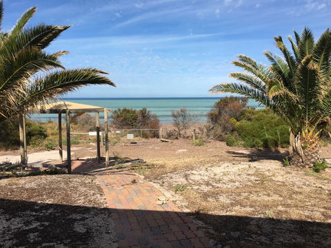 Shangri La Moonta Bay - Accommodation ACT 5