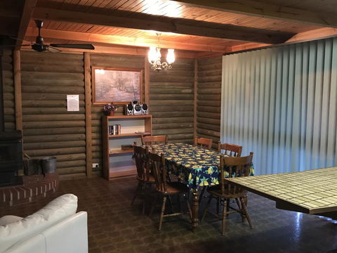 Shangri La Moonta Bay - Accommodation ACT 16