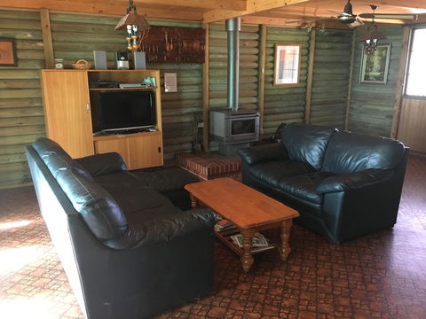 Shangri La Moonta Bay - Accommodation ACT 8