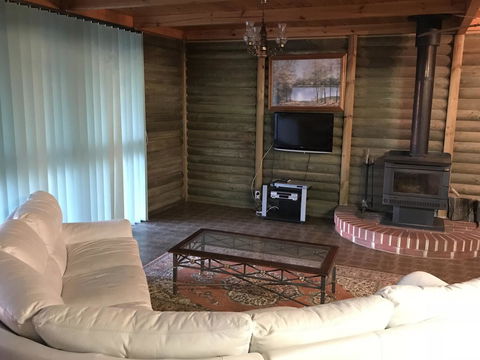 Shangri La Moonta Bay - Accommodation ACT 9