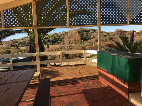 Shangri La Moonta Bay - Accommodation ACT 7