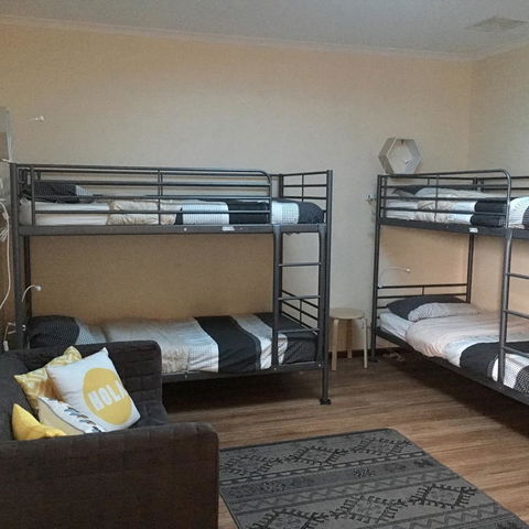 KI Dragonfly Guesthouse - Accommodation ACT 28