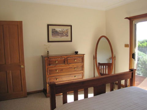 Edge Of Innes - Accommodation ACT 9