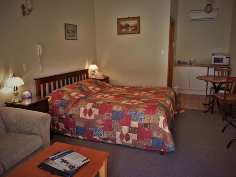 Sonbern Lodge Motel - Accommodation ACT 20