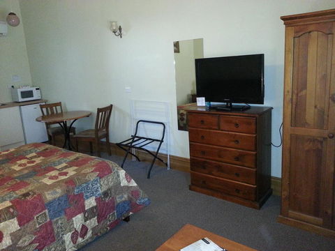 Sonbern Lodge Motel - Accommodation ACT 36