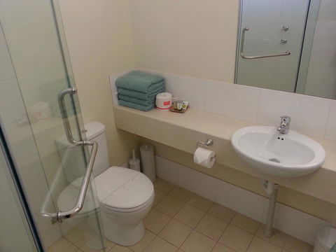 Sonbern Lodge Motel - Accommodation ACT 24