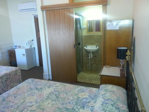 Sonbern Lodge Motel - Accommodation ACT 32