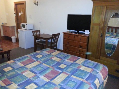 Sonbern Lodge Motel - Accommodation ACT 23
