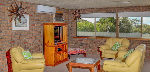 Seacroft - Accommodation ACT 19